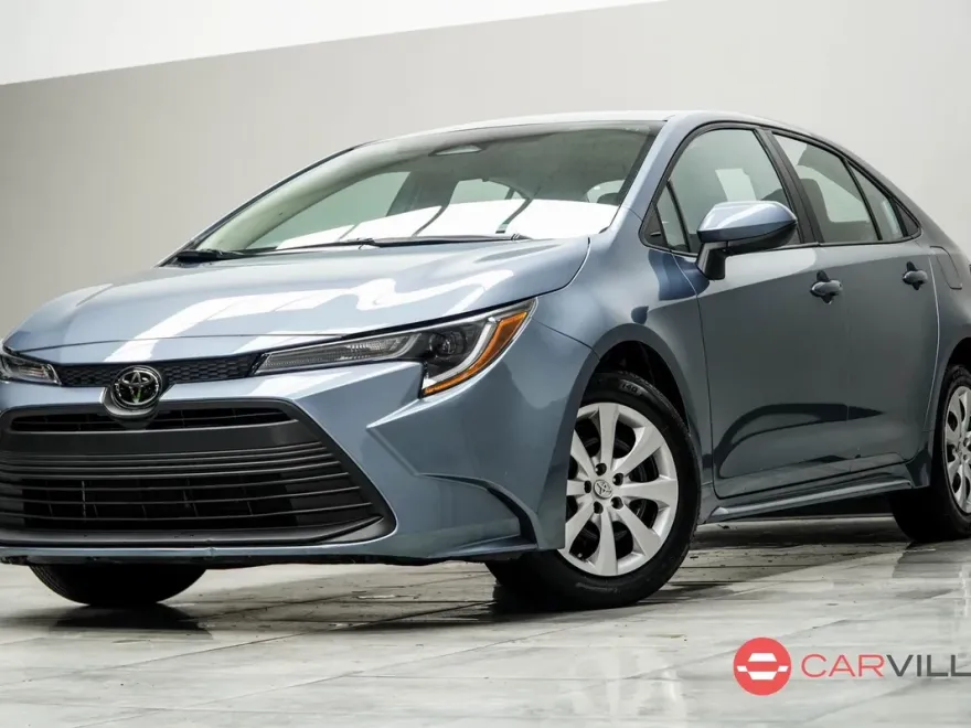 2024 Toyota Corolla LE photo 1