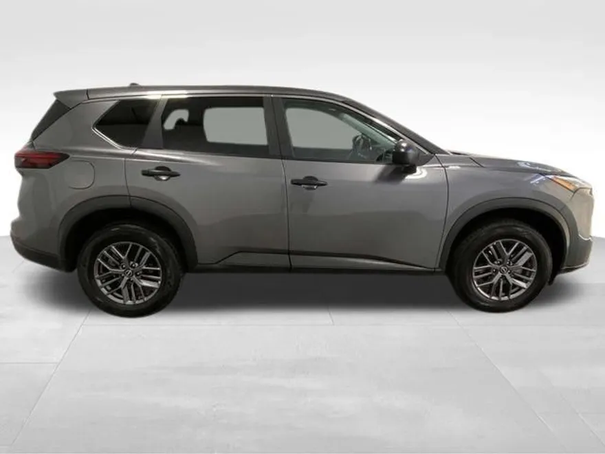 2024 Nissan Rogue S photo 1