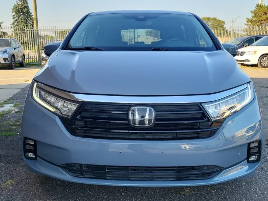 2023 Honda Odyssey Touring photo 1