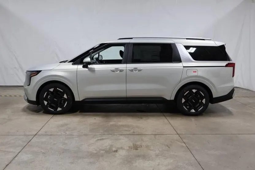 2026 Kia Carnival EX photo 1