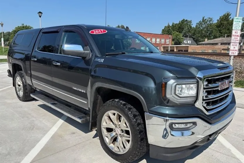 2017 Gmc Sierra 1500 SLT photo 1
