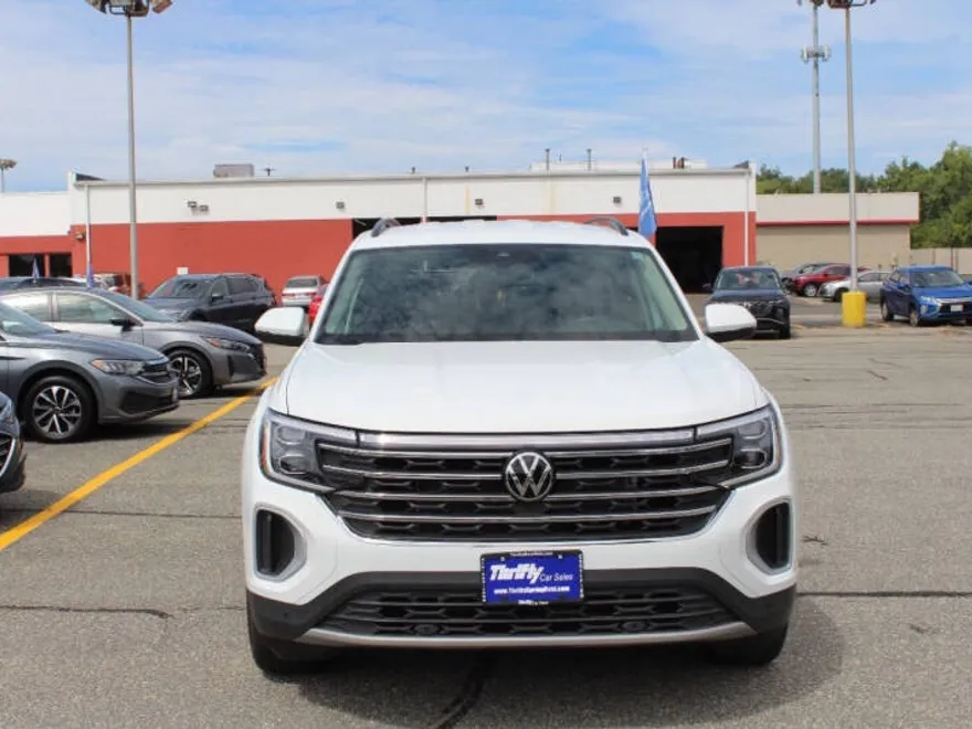 2024 Volkswagen Atlas SE photo 1