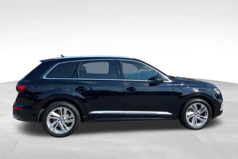 2020 Audi Q7 55 Prestige photo 1