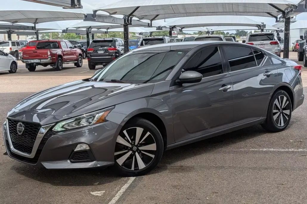2021 Nissan Altima 2.5 SV photo 1