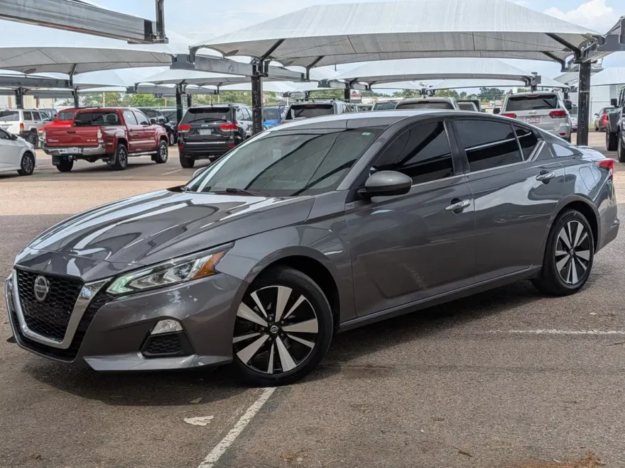 2021 Nissan Altima 2.5 SV photo 1