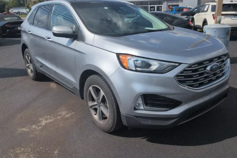 2020 Ford Edge SEL photo 1