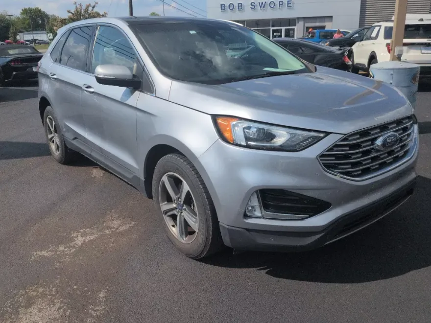 2020 Ford Edge SEL photo 1