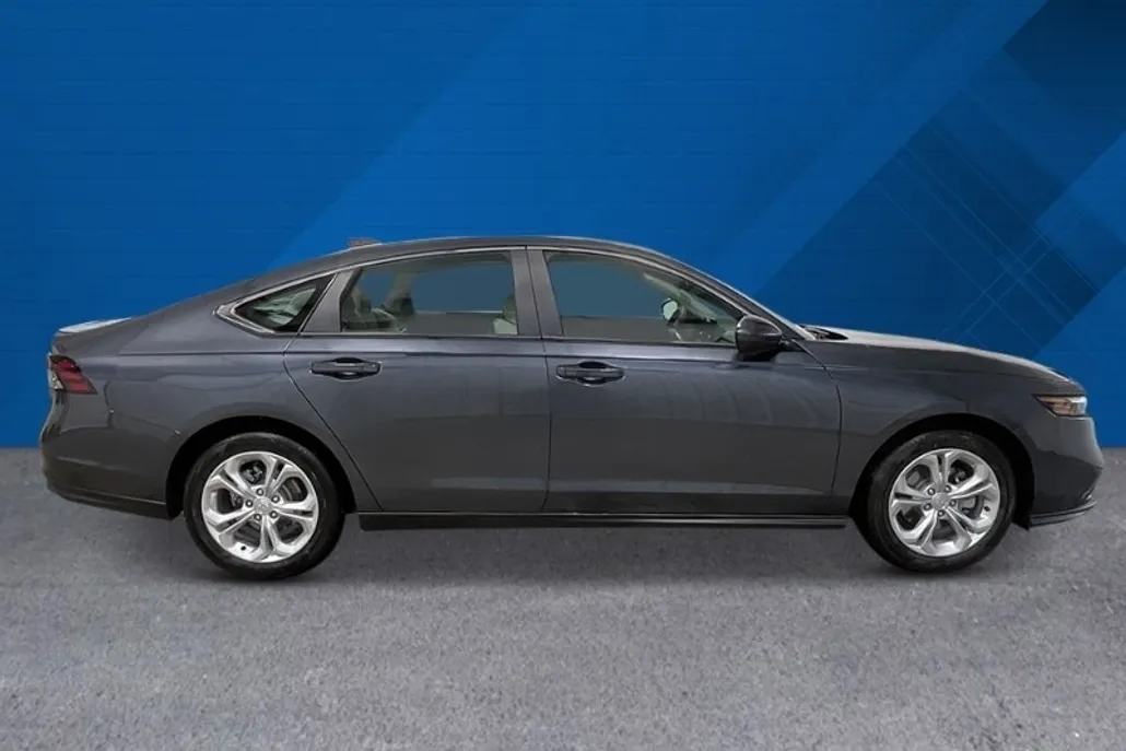 2025 Honda Accord LX photo 1