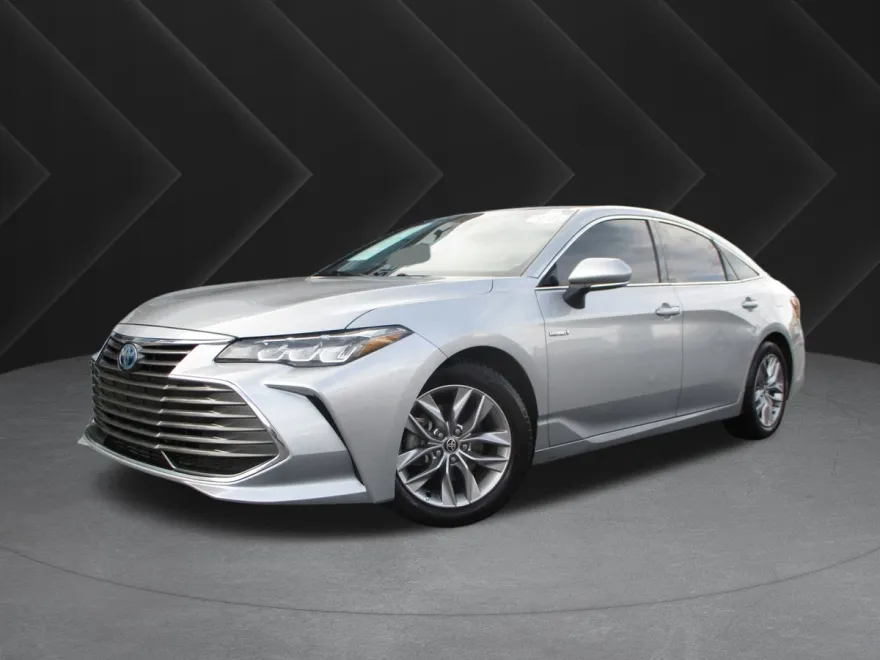 2021 Toyota Avalon Hybrid XLE Plus photo 1