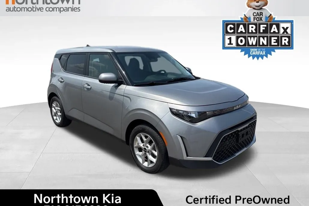 2023 Kia Soul LX photo 1