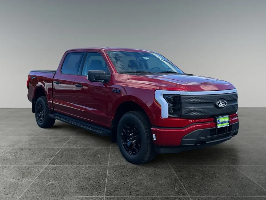 2025 Ford F-150 Lightning XLT photo 1