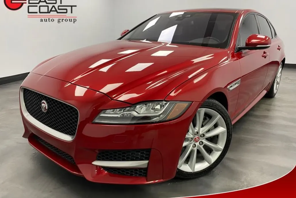 2017 Jaguar XF 35t R-Sport AWD photo 1