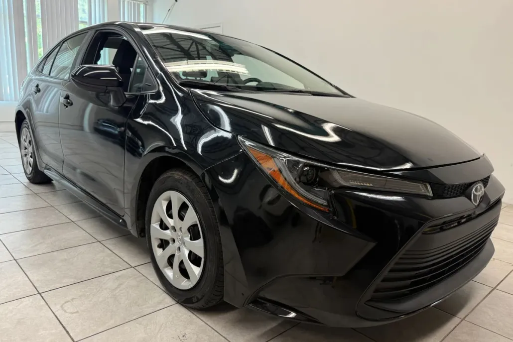 2024 Toyota Corolla LE photo 1