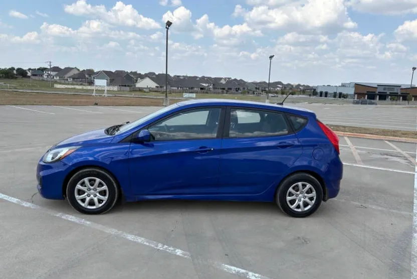 2014 Hyundai Accent GS photo 1