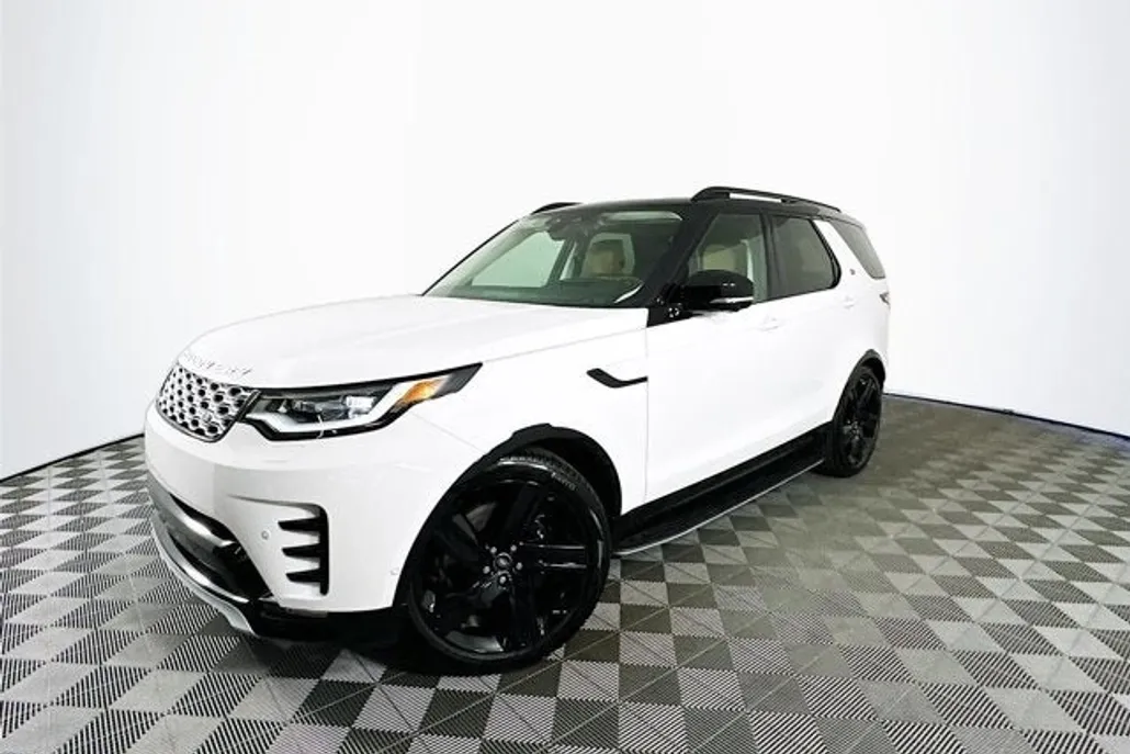 2025 Land Rover Discovery Metropolitan Edition photo 1