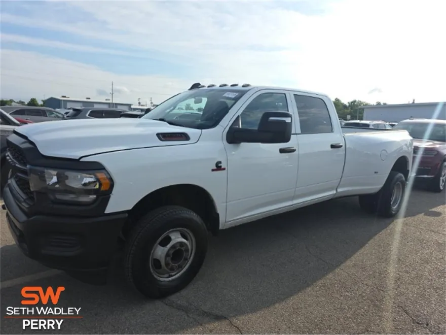 2023 Ram 3500 Tradesman photo 1