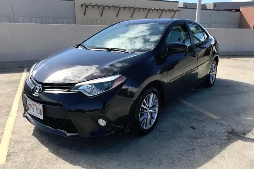 2014 Toyota Corolla LE photo 1