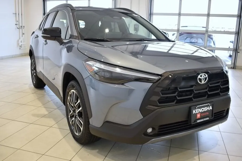 2026 Toyota Corolla Cross XLE photo 1