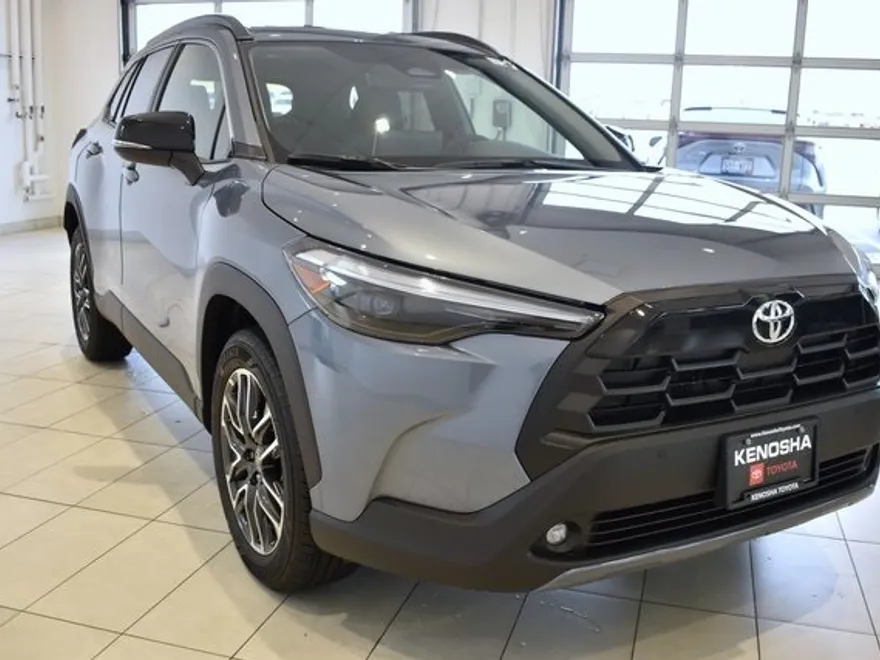 2026 Toyota Corolla Cross XLE photo 1