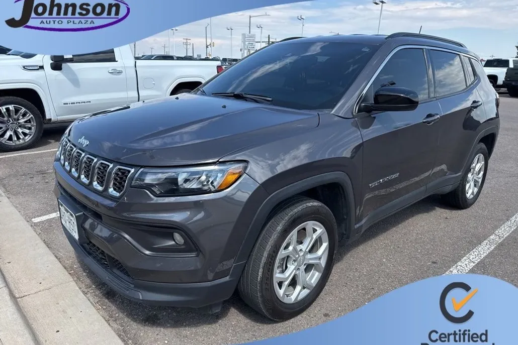2024 Jeep Compass Latitude photo 1