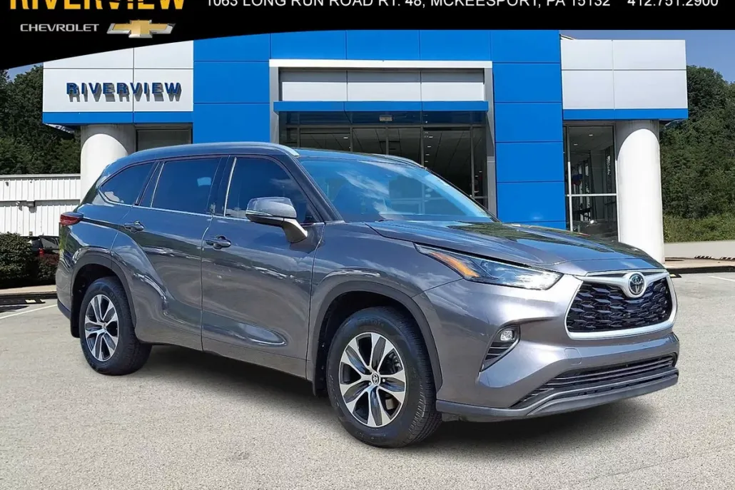 2022 Toyota Highlander XLE photo 1