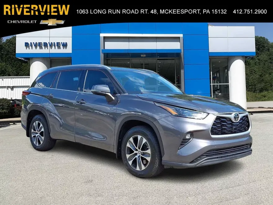 2022 Toyota Highlander XLE photo 1