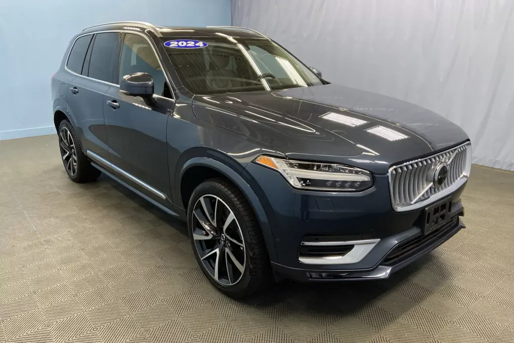 2024 Volvo XC90 Plus photo 1