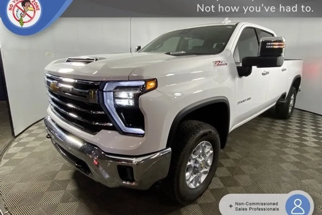 2025 Chevrolet Silverado 3500HD LTZ photo 1