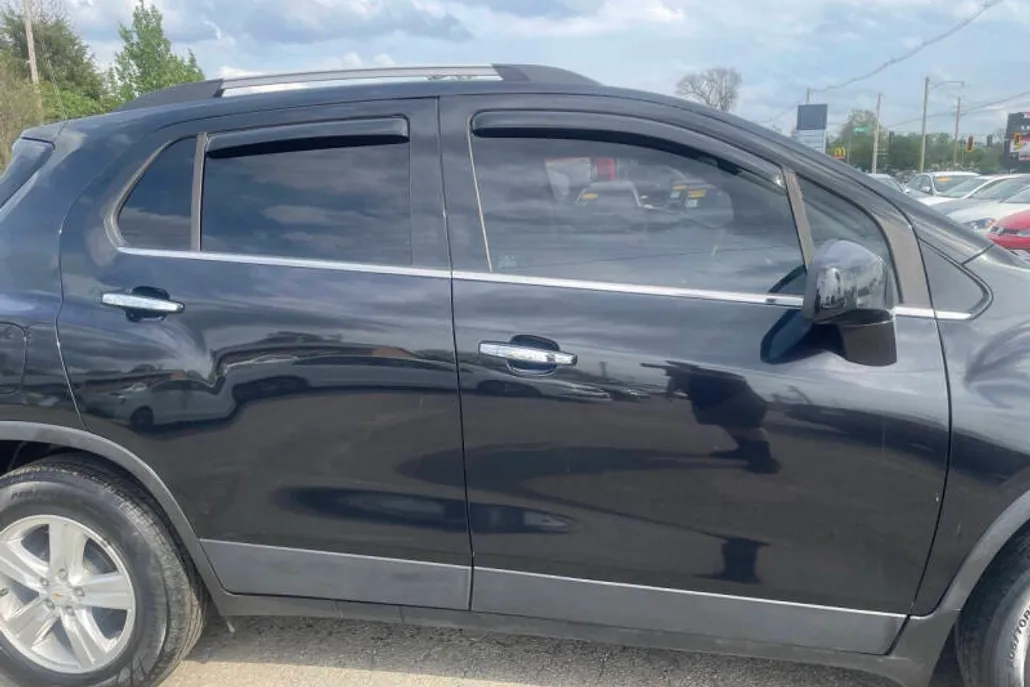 2019 Chevrolet Trax LT photo 1