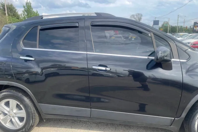 2019 Chevrolet Trax LT photo 1