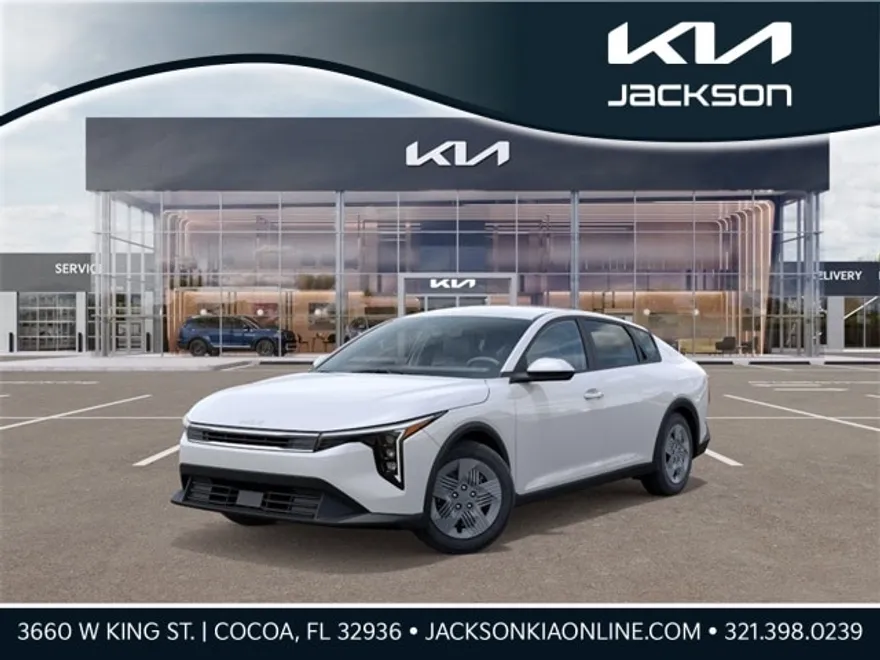 2025 Kia K4 LXS photo 1