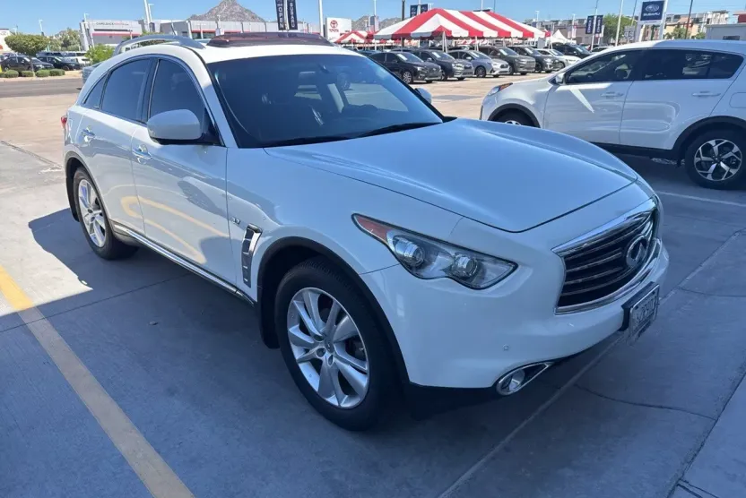 2014 Infiniti QX70 Base photo 1