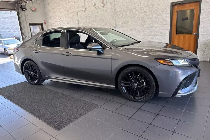 2023 Toyota Camry XSE photo 1