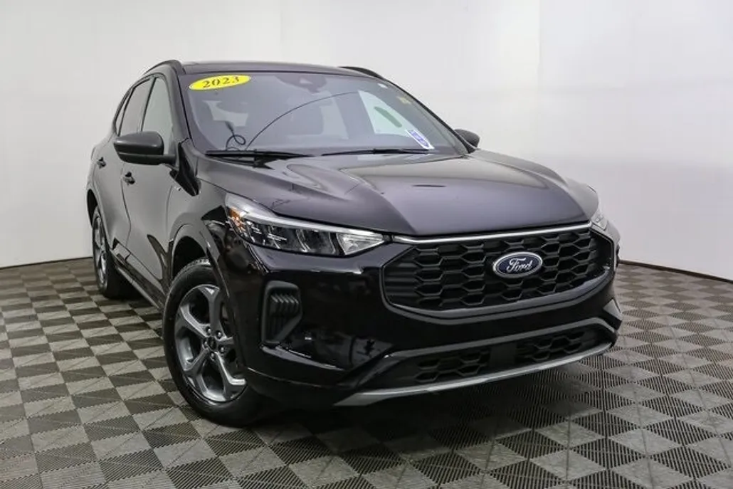 2023 Ford Escape ST-Line photo 1