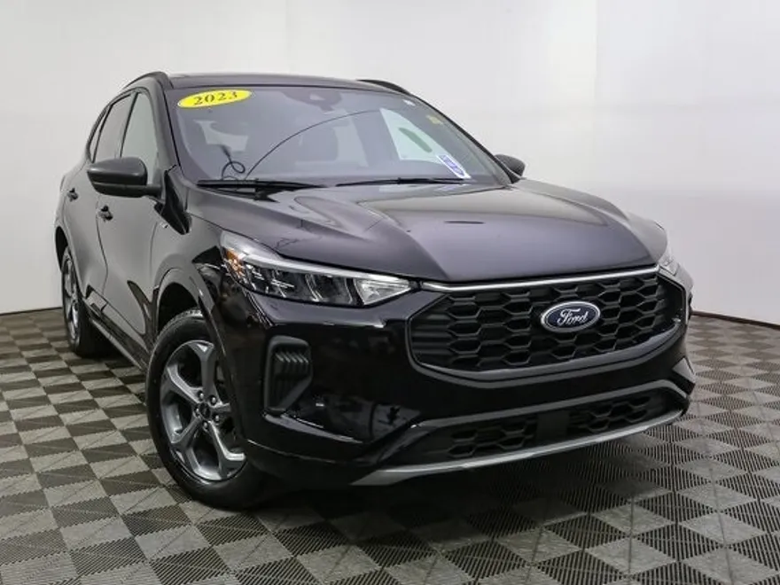 2023 Ford Escape ST-Line photo 1
