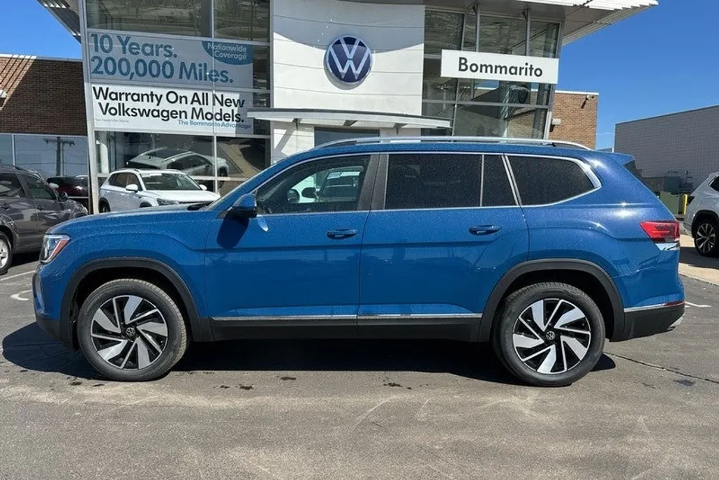 2025 Volkswagen Atlas SEL photo 1