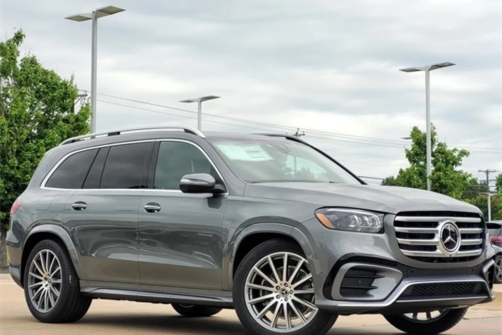 2025 Mercedes Benz GLS 450 4MATIC photo 1