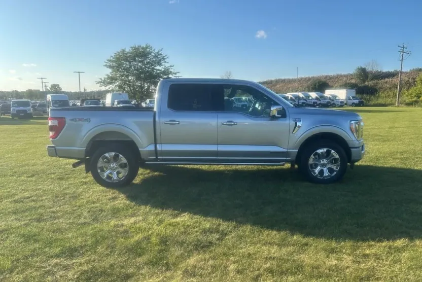 2023 Ford F-150 Platinum photo 1