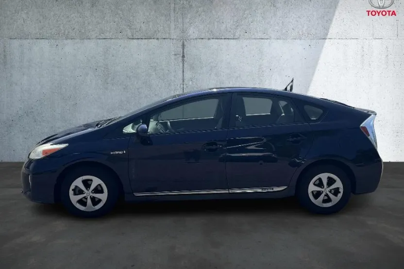 2013 Toyota Prius photo 1