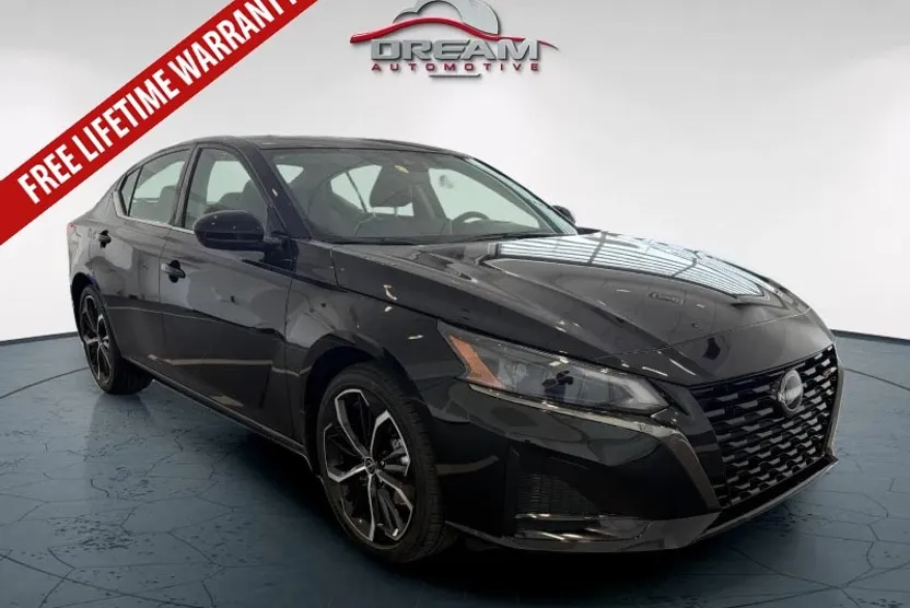 2025 Nissan Altima SR photo 1
