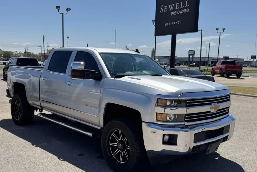 2016 Chevrolet Silverado 2500HD LTZ photo 1