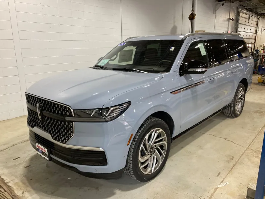 2025 Lincoln Navigator L Reserve photo 1