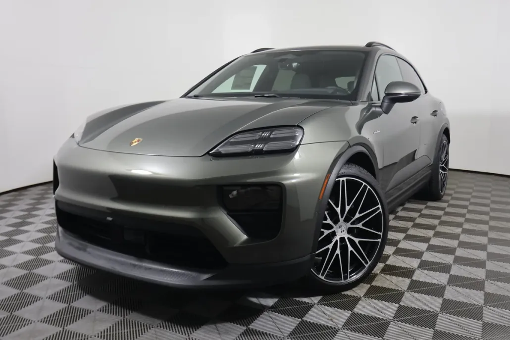 2024 Porsche Macan Electric photo 1