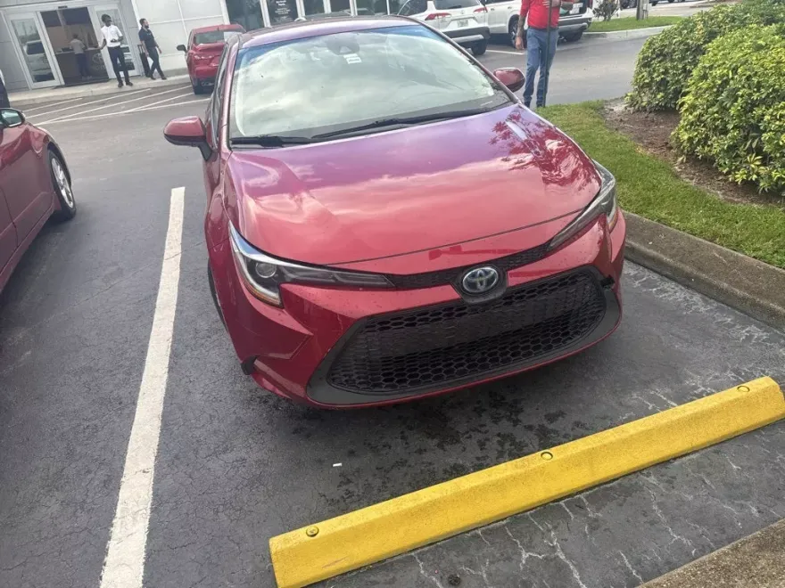2022 Toyota Corolla Hybrid LE photo 1