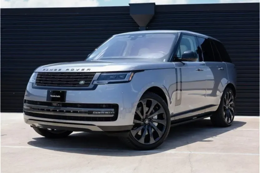 2023 Land Rover Range Rover SE photo 1