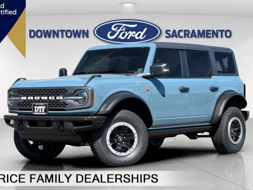 2023 Ford Bronco Badlands photo 1