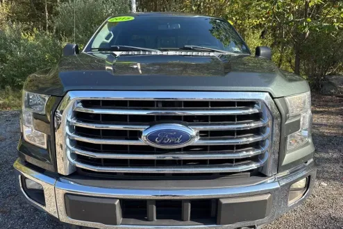 2015 Ford F-150 XLT photo 2
