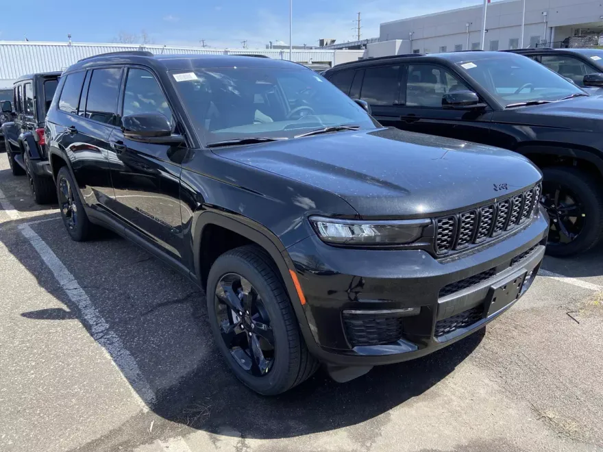 2025 Jeep Grand Cherokee Limited photo 1
