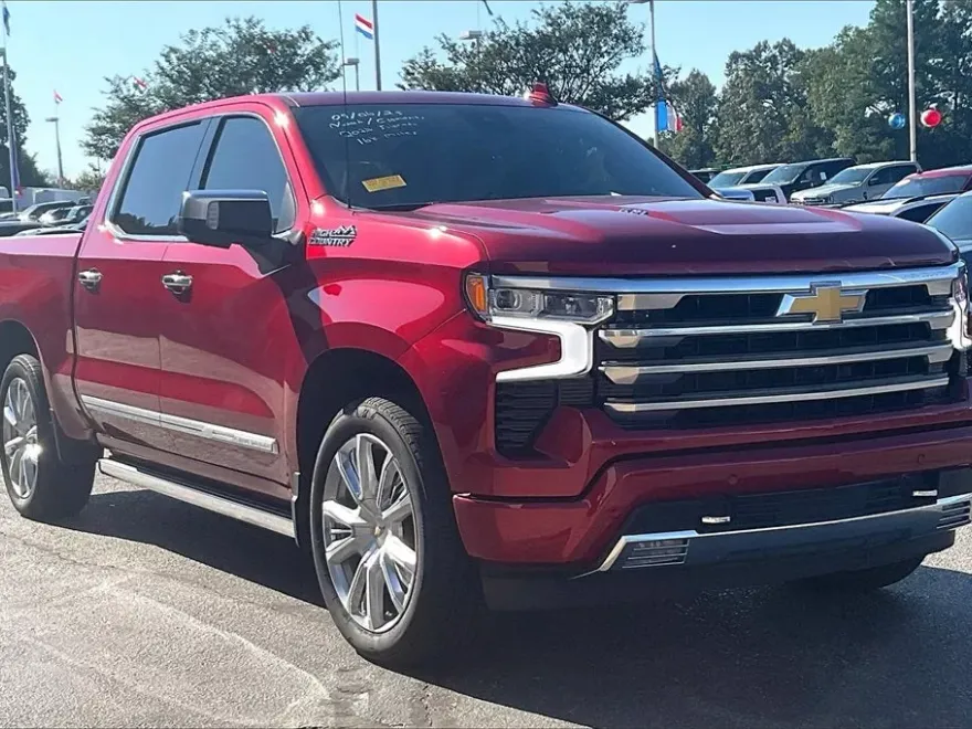 2024 Chevrolet Silverado 1500 High Country photo 1