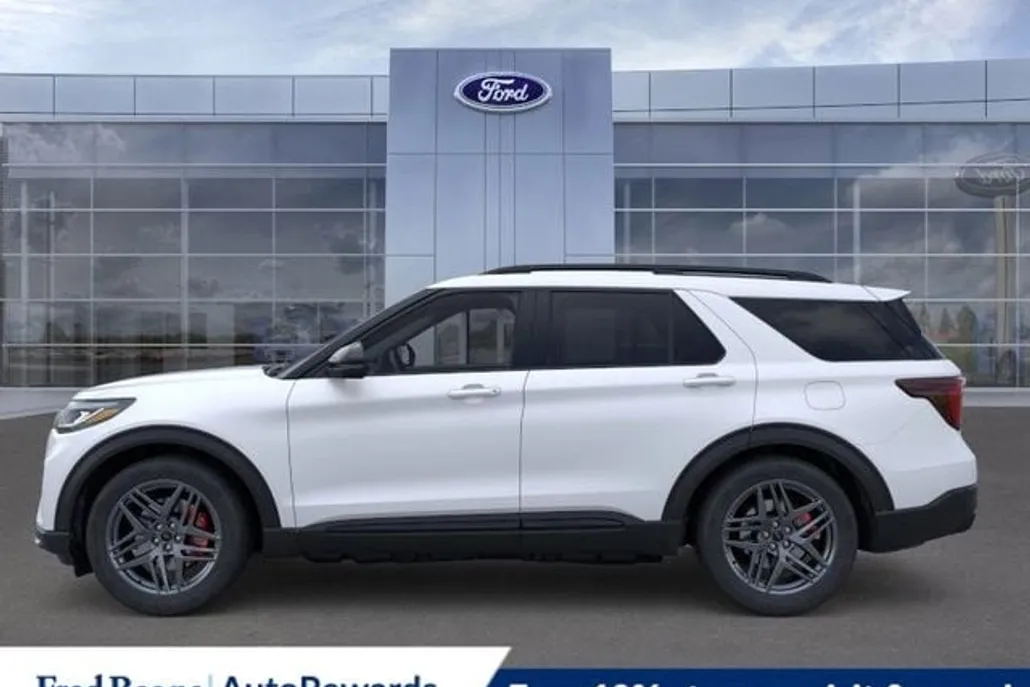 2025 Ford Explorer ST photo 1